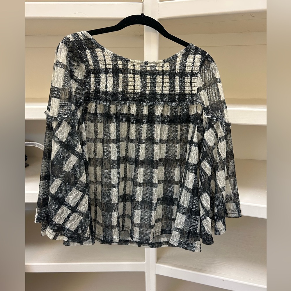 Black cream top
